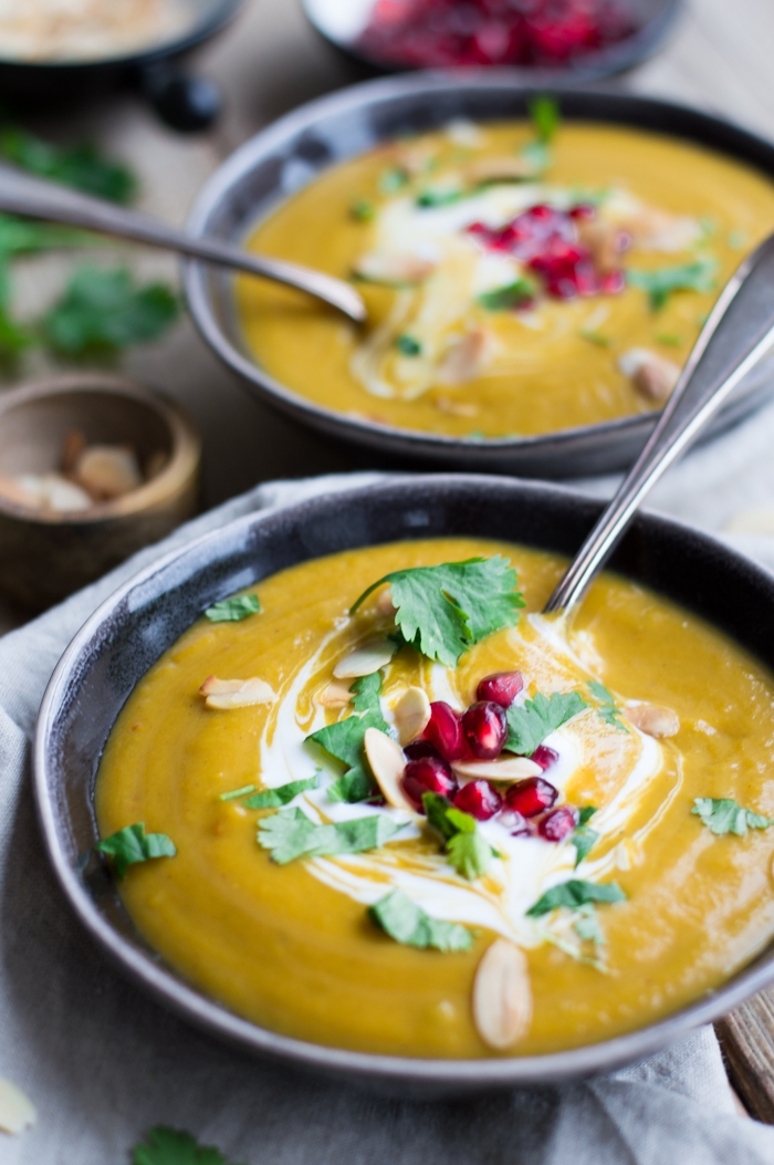 Sweet potato & squash soup #glutenfree #dairyfree #vegan #healthy | via @fit.foodie.nutter