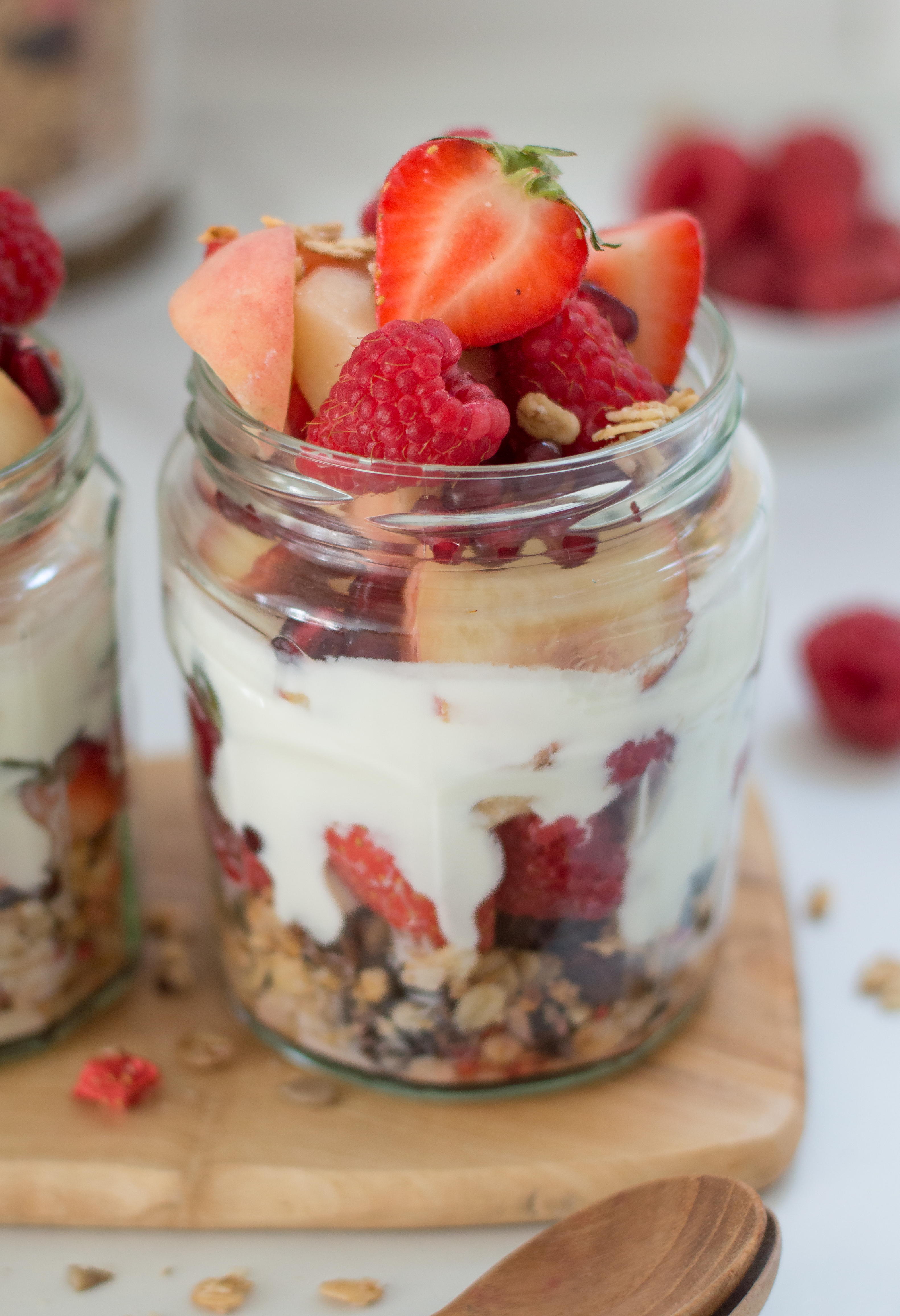 Summer berry crunch #healthybreakfast #breakfastonthego #healthyrecipes