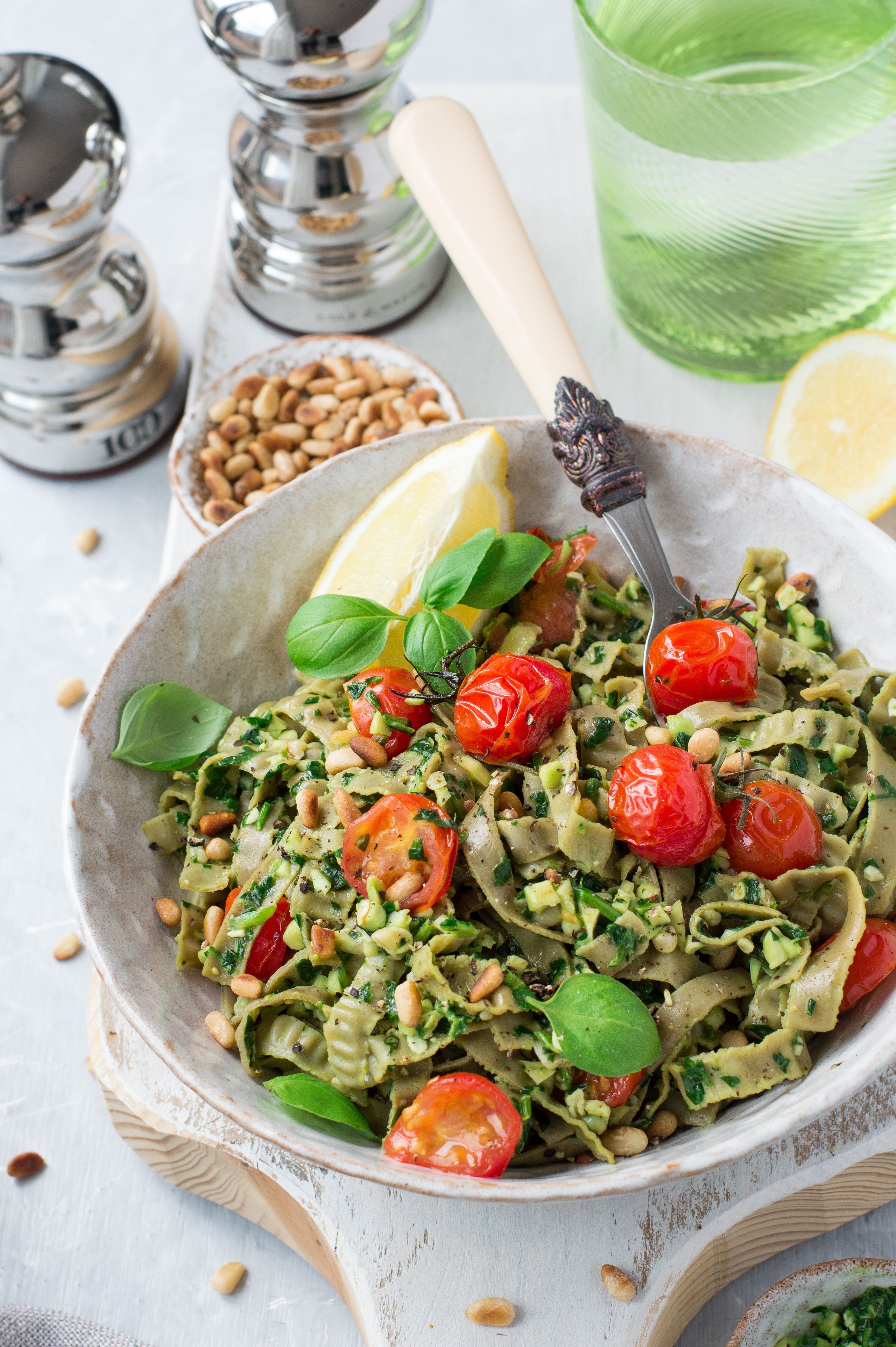 15 minute vegan pasta with green pesto & cherry tomatoes