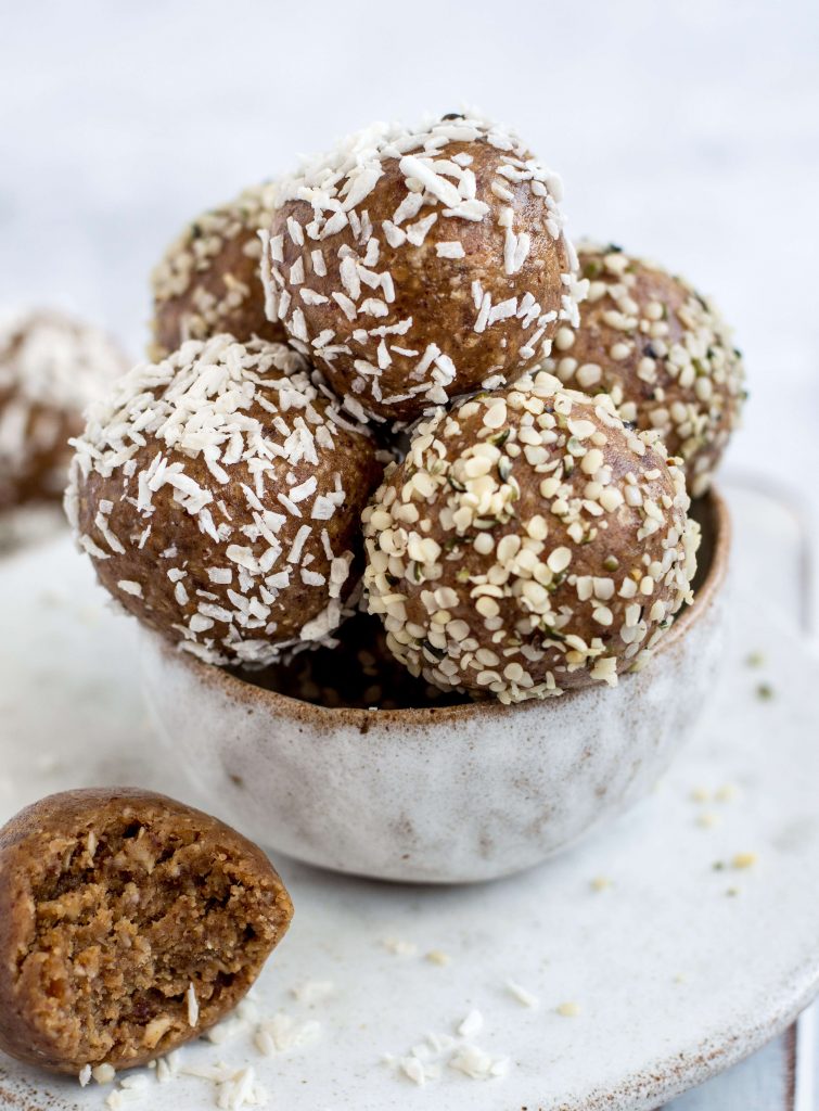 4 ingredient healthy snack balls