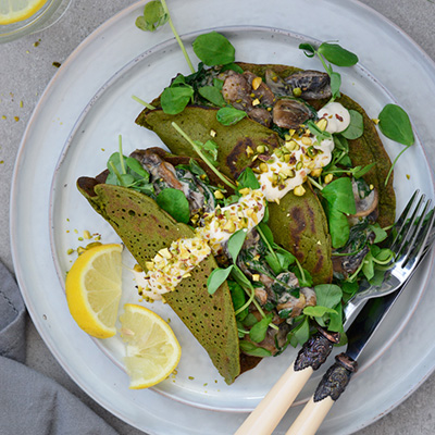 Vegan & gluten free spinach wraps via Fit Foodie Nutter