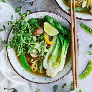 Super easy Edamame noodle soup via @fit.foodie.nutter #glutenfree #vegan #healthyrecipes #cleaneating #veganrecipes