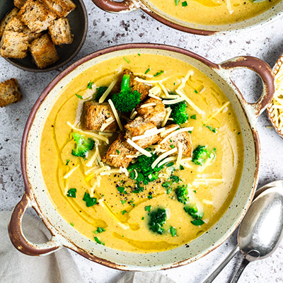 Broccoli & cheese vegan soup